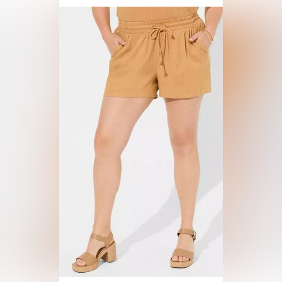 torrid Pants - Torrid Pull On Stretch Mid-Rise Short